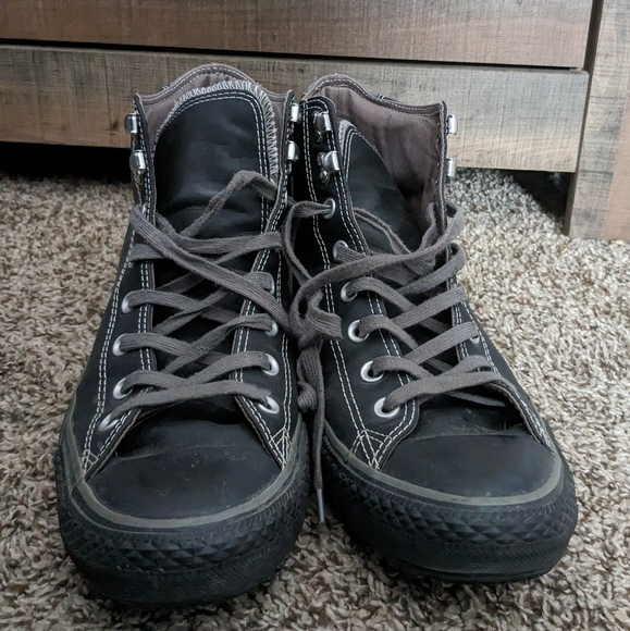 Converse Size 11 Men's - Picture 2 of 5